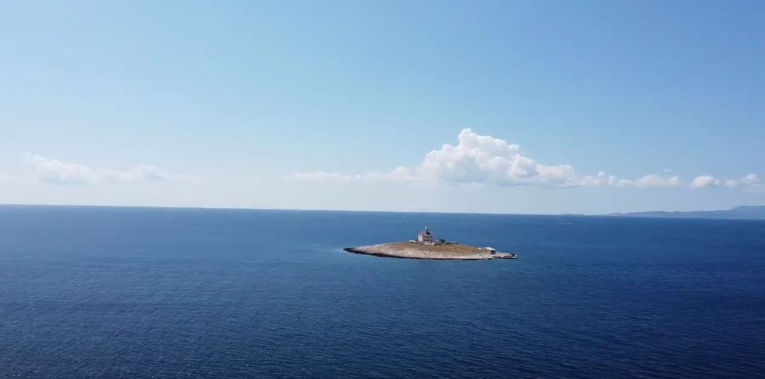 Pokonji Dol Lighthouse